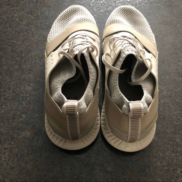 Men’s Under Armour Running Shoes - Picture 3 of 8